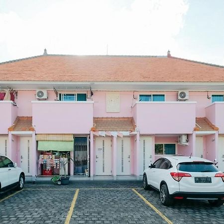 Reddoorz At Kawaii Apartment Jimbaran Balian Exterior foto